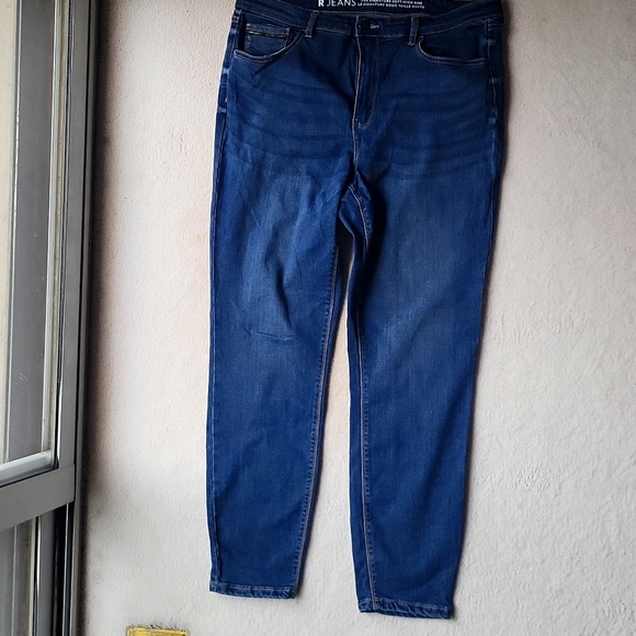 Reitmans Light Denim Jeans Size 33 - Picture 1 of 4
